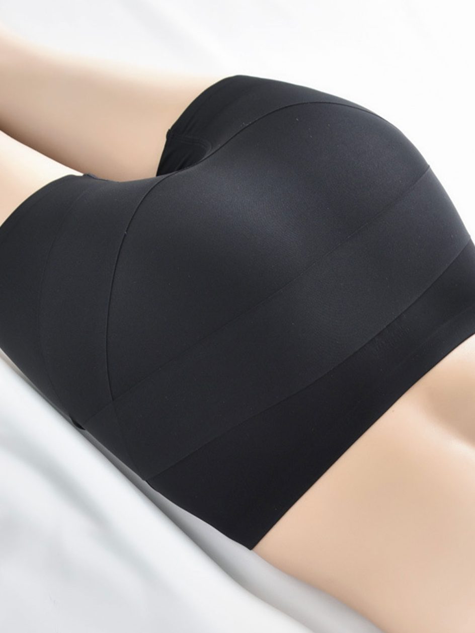 Shorts mit mittlerer Leibhöhe und formender Wirkung