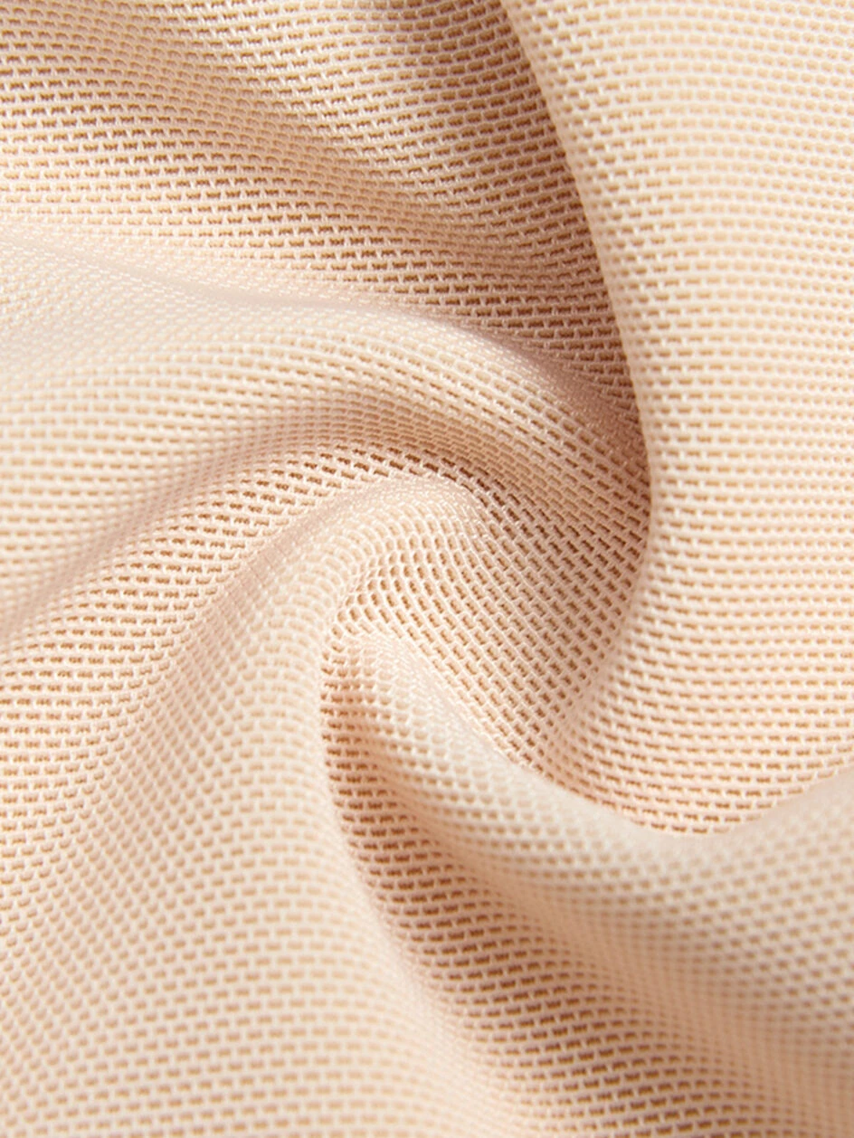 Powernet-mesh-and-smooth-lining-fabric-detail-on-faja-panty