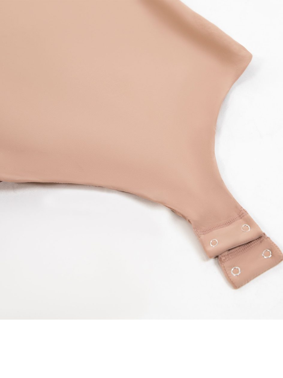 Body tanga con escote en U
